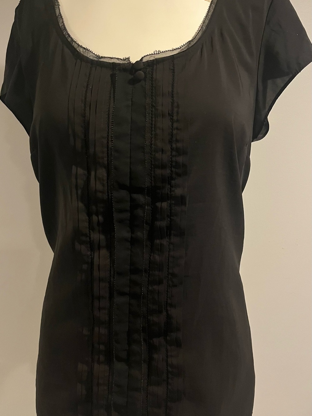 White House Black Market Black Pintuck Cap-Sleeve Blouse Sz S ORIG $85+ DEAL!